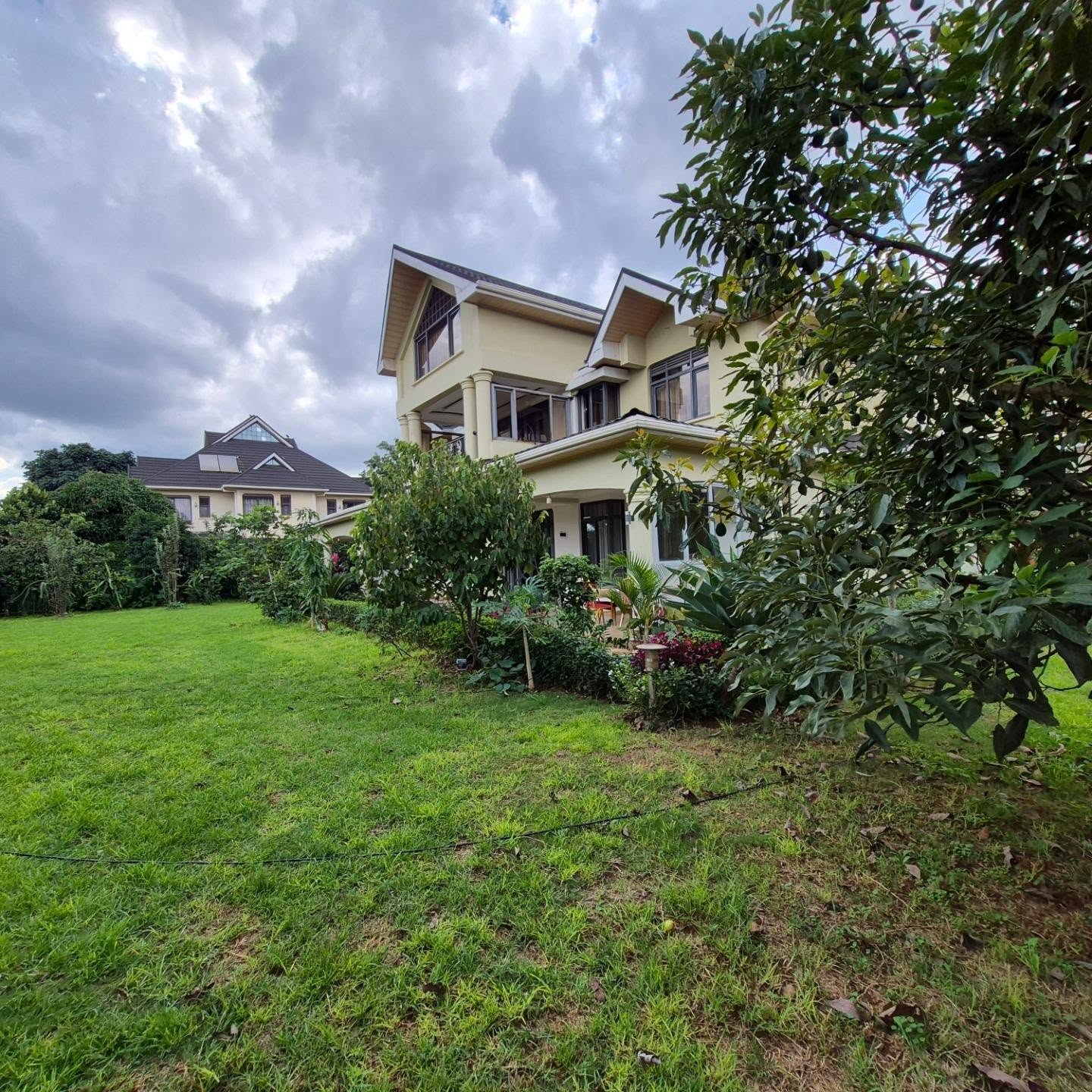 5 Bedroom House For Sale in Nairobi thumbnail 3
