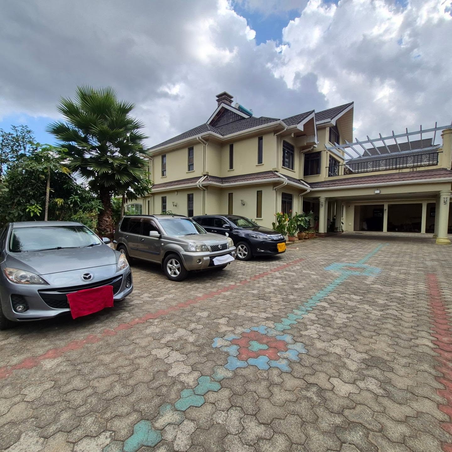 5 Bedroom House For Sale in Nairobi thumbnail 4
