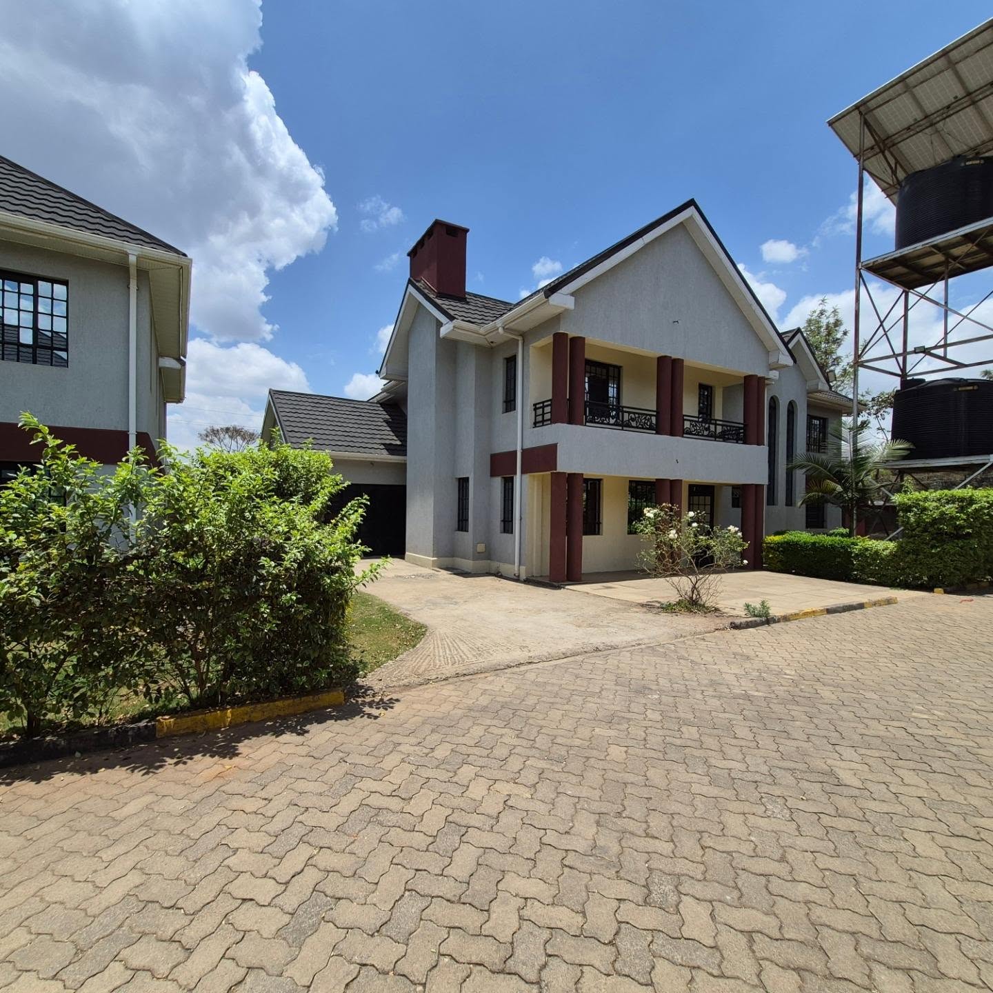 5-Bedroom All-En-Suite Home thumbnail 2
