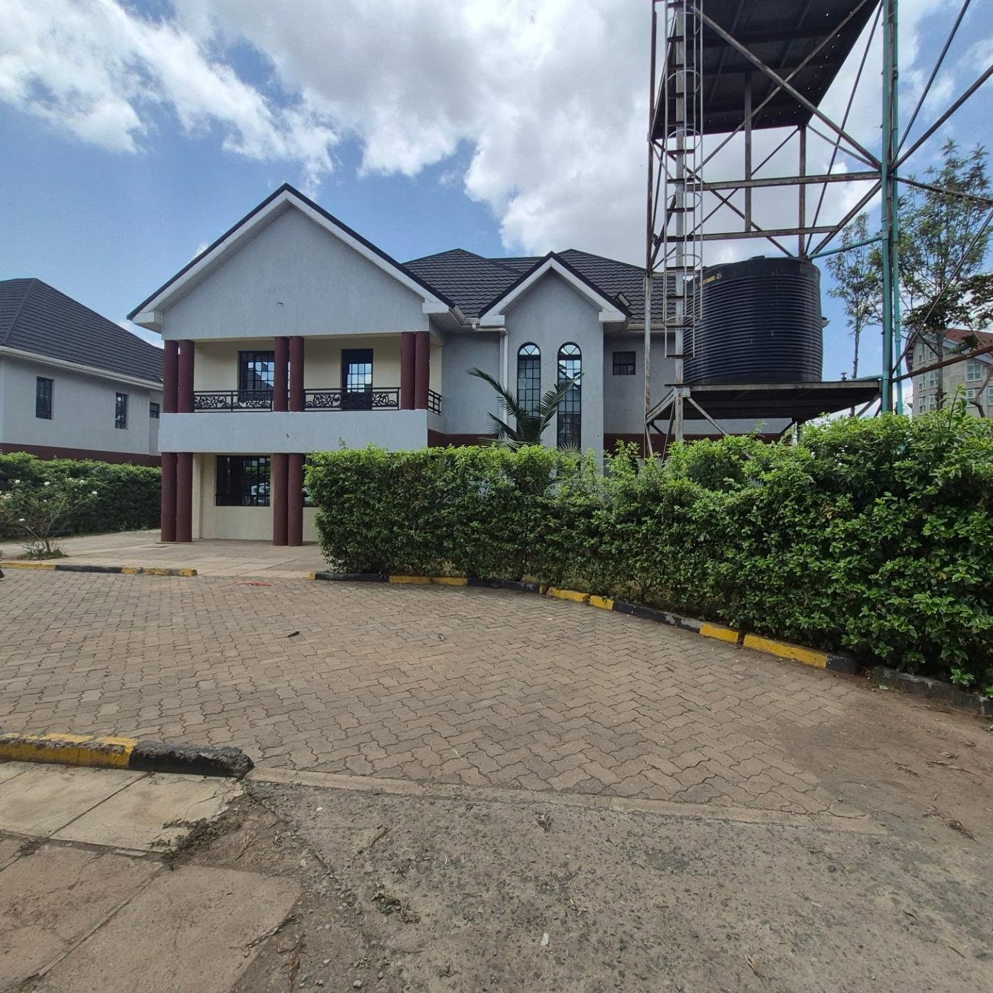 5-Bedroom All-En-Suite Home thumbnail 19