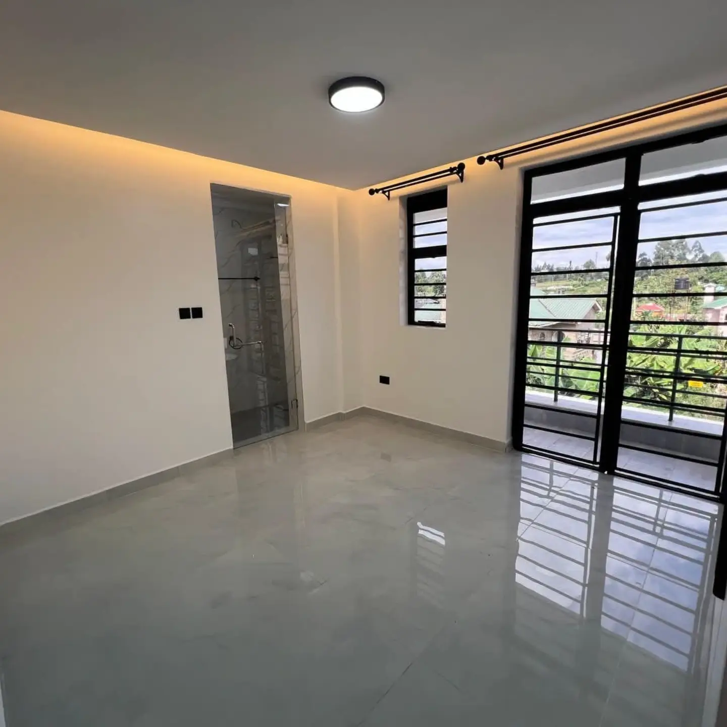 5 Bedroom Family Home with DSQ thumbnail 5