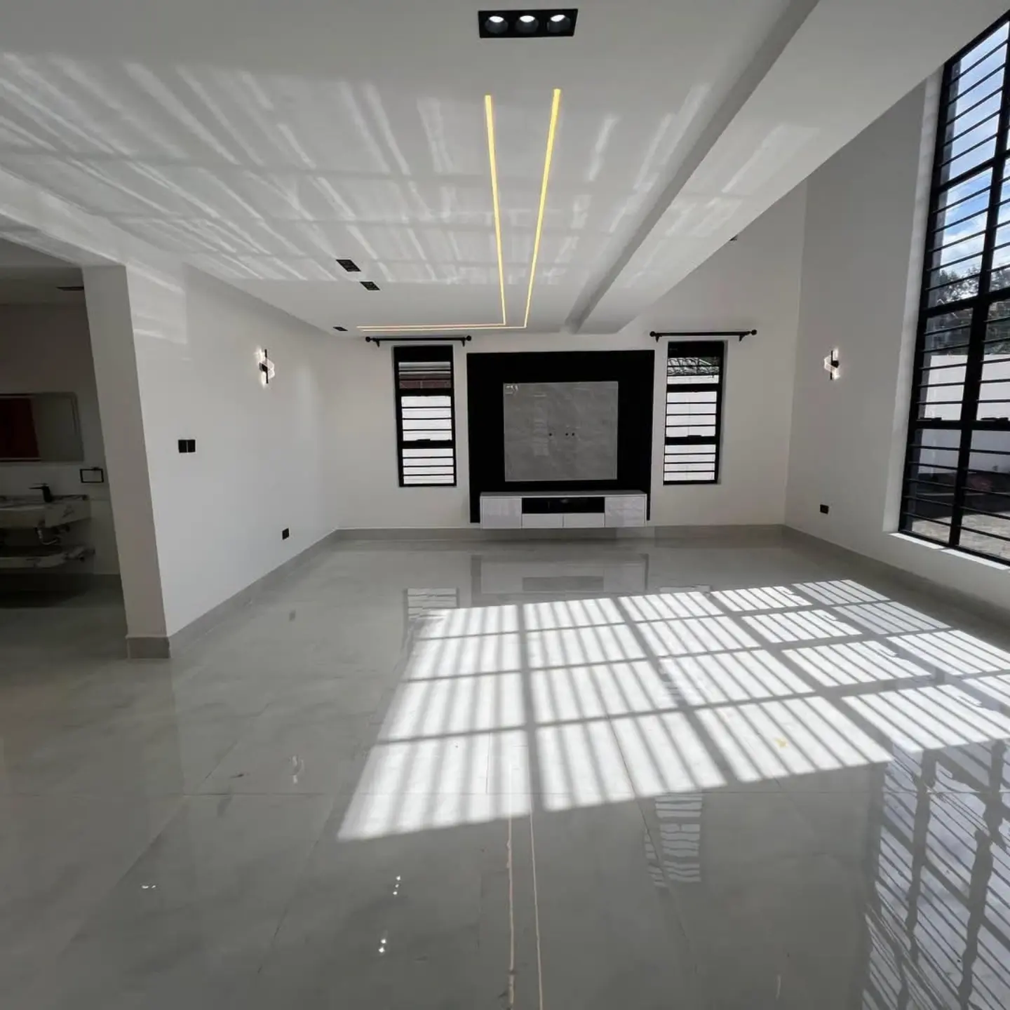 5 Bedroom Family Home with DSQ thumbnail 6