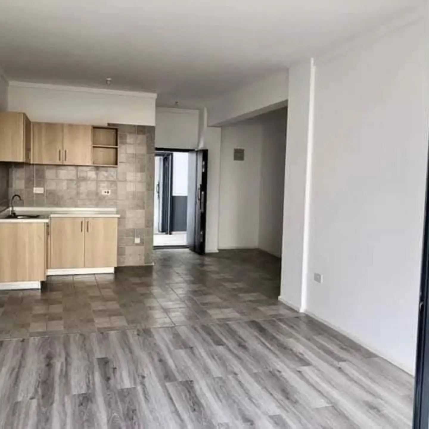 2 bedroom apartments For Sale thumbnail 6
