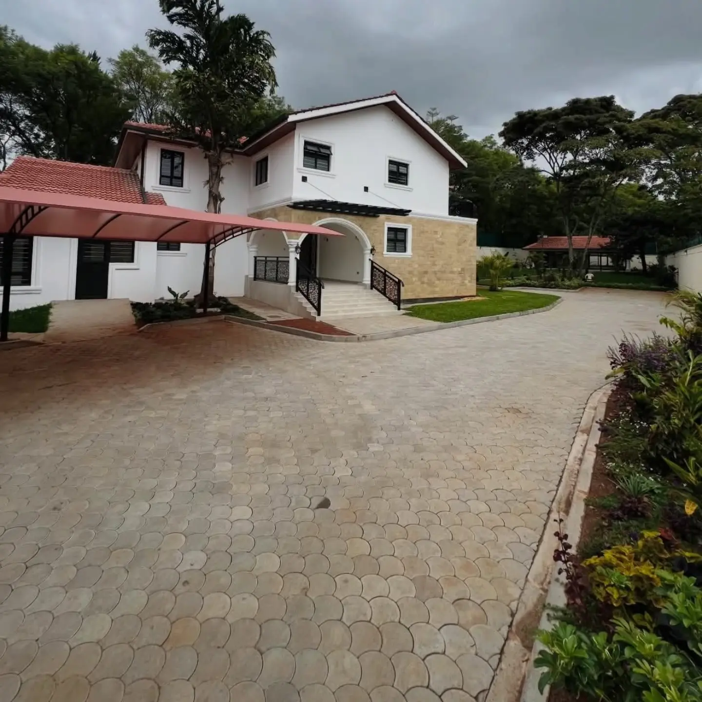 6 Bedroom House for Sale in Runda thumbnail 4