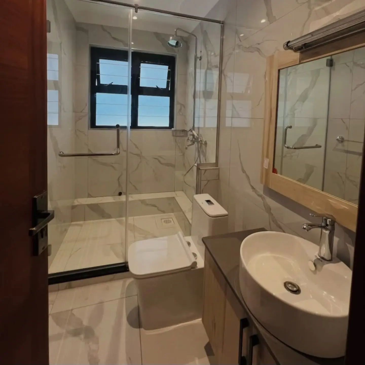 6 Bedroom House for Sale in Runda thumbnail 8
