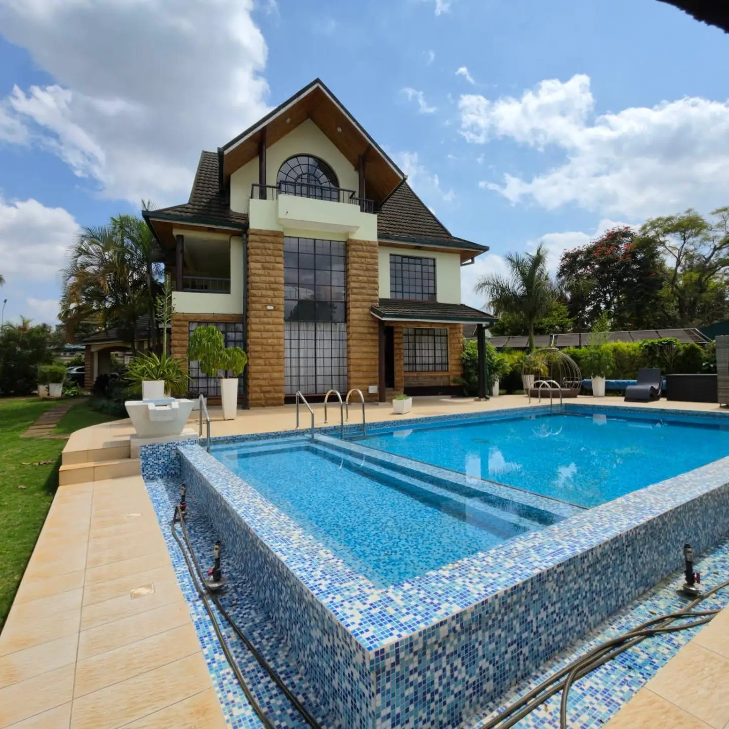 4 Bedroom Luxury home for sale in Nairobi — GARDEN ESTATE, Nairobi