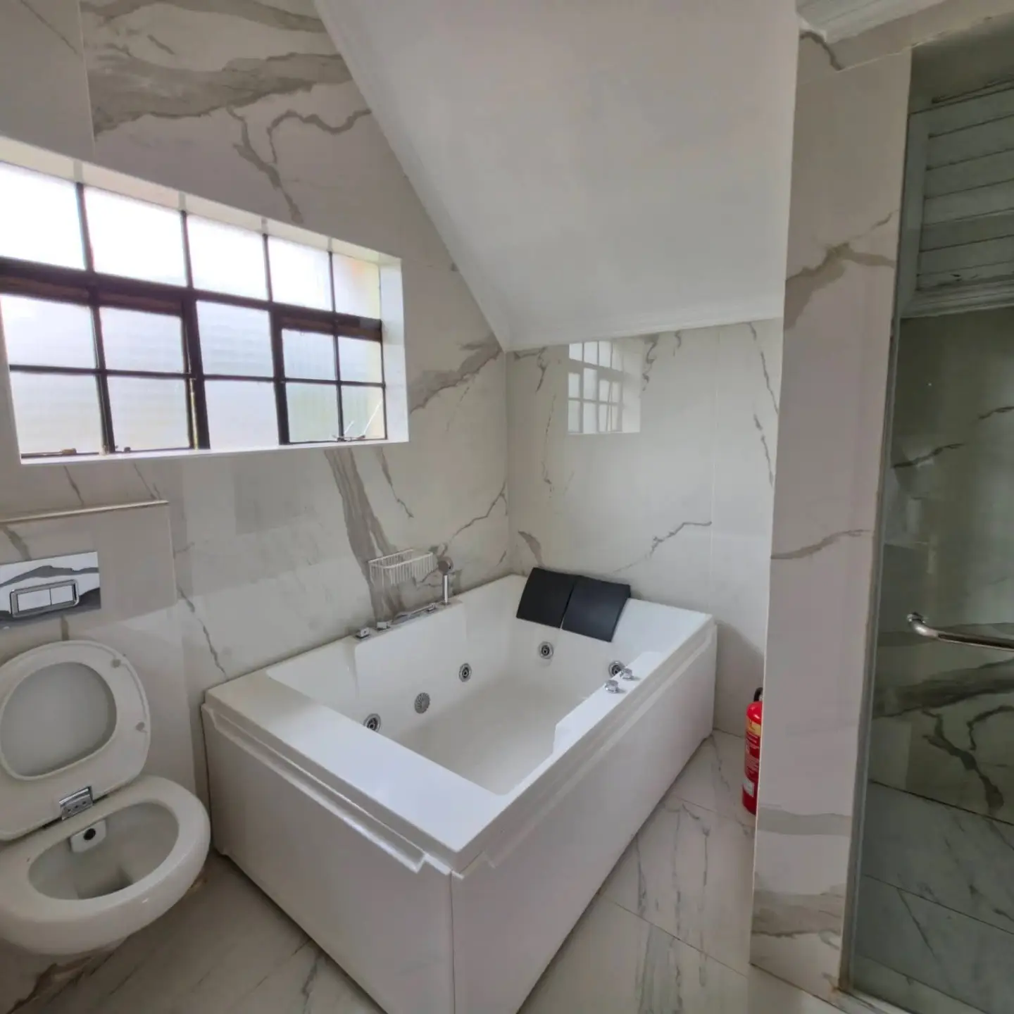 4 Bedroom Luxury home for sale in Nairobi thumbnail 3