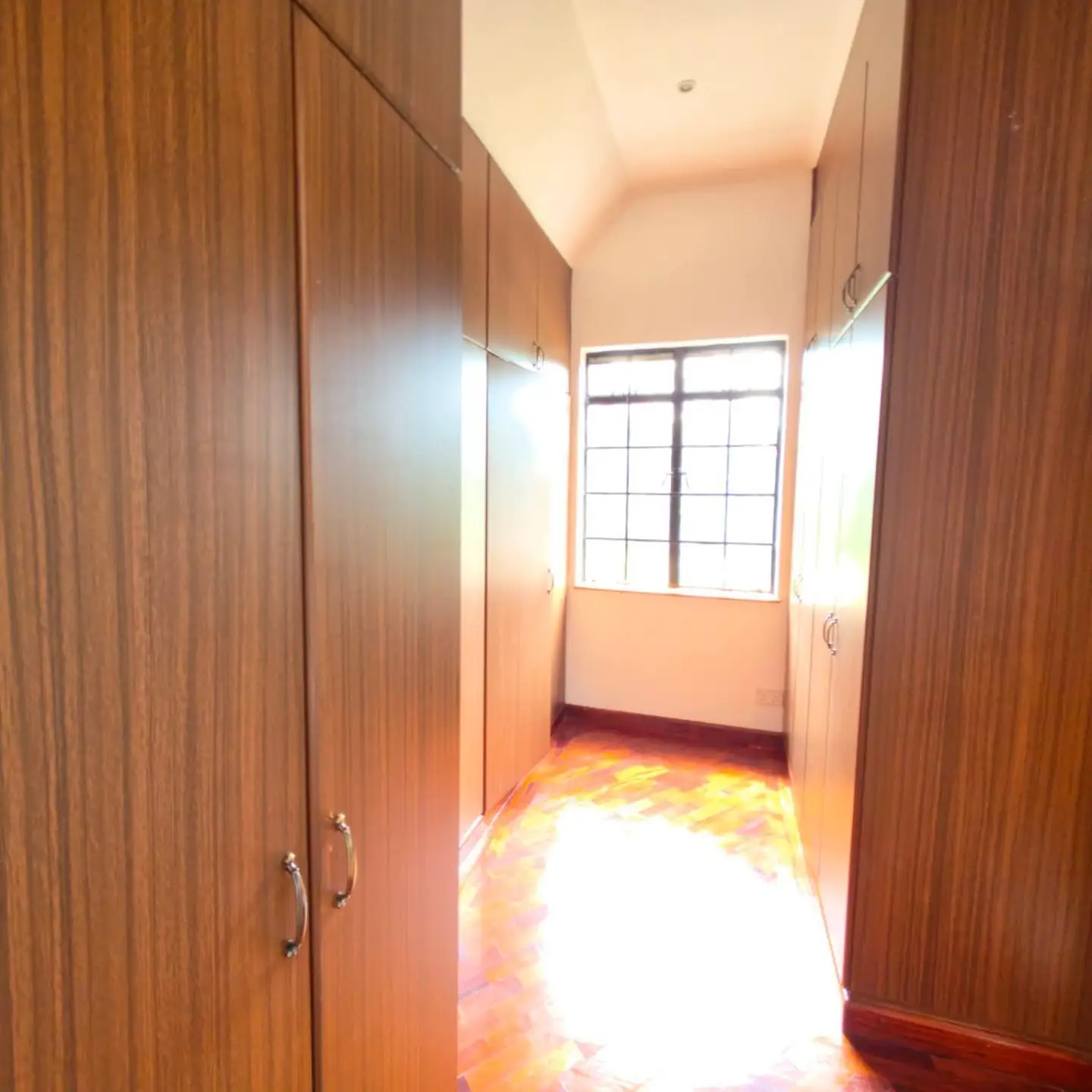 4 Bedroom Luxury home for sale in Nairobi thumbnail 4