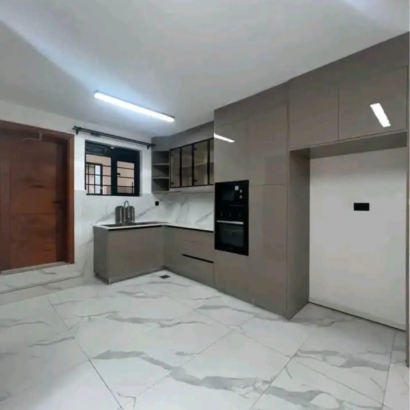 4, 5 & 6-Bedroom Maisonette for Sale in Nairobi thumbnail 5