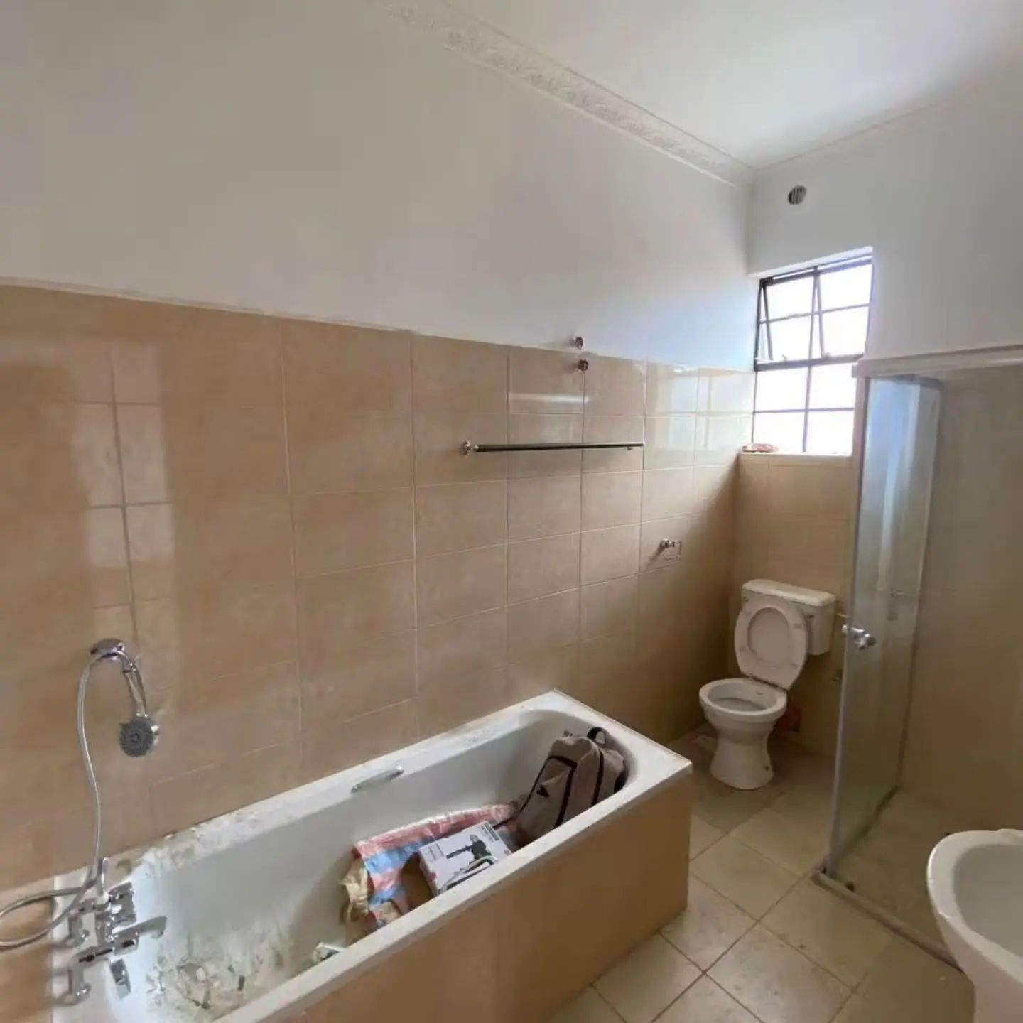 5 Bedroom + DSQ Villa For Rent thumbnail 7