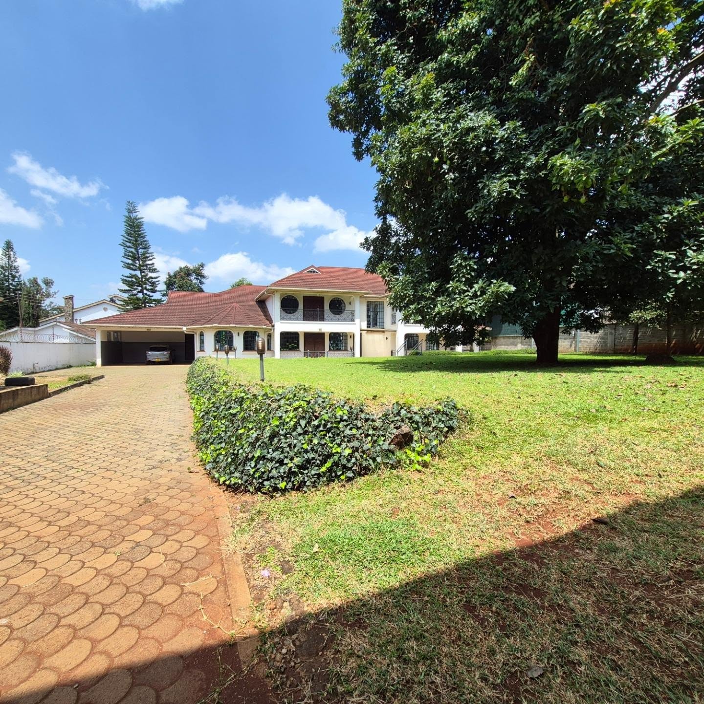 5 Bedroom House plus Dsq For Rent In Runda — Runda, Nairobi