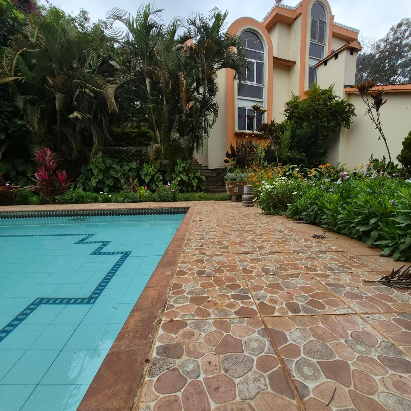 4Bedroom With 2dsq Standalone House thumbnail 2