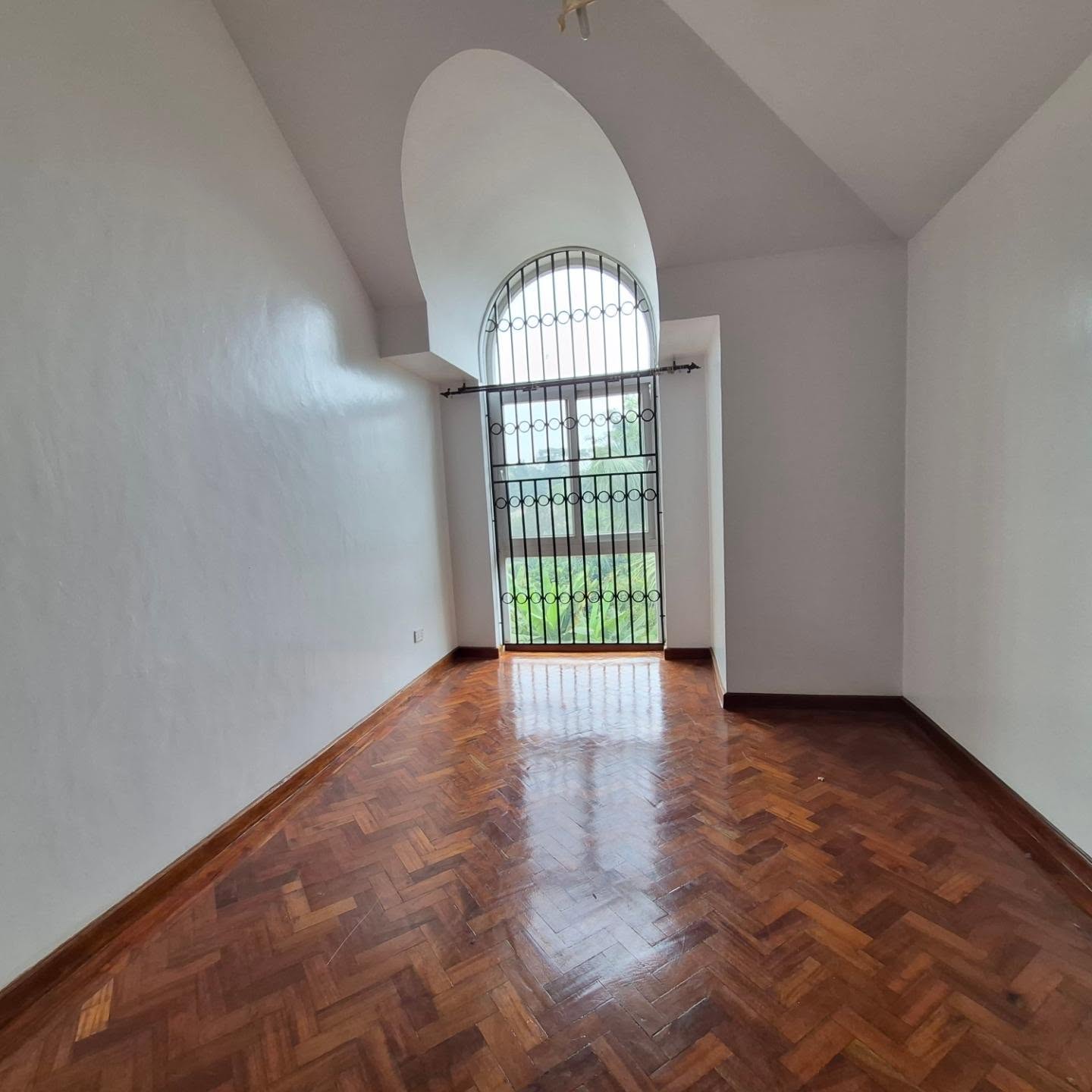 4Bedroom With 2dsq Standalone House thumbnail 4