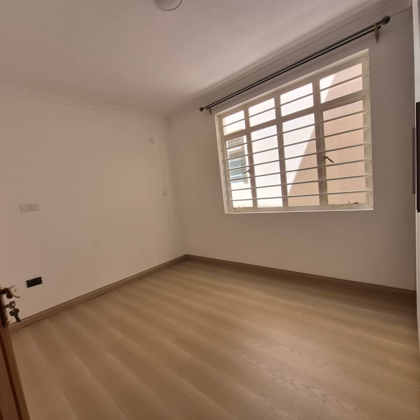 4-bedroom all-ensuite maisonette thumbnail 9