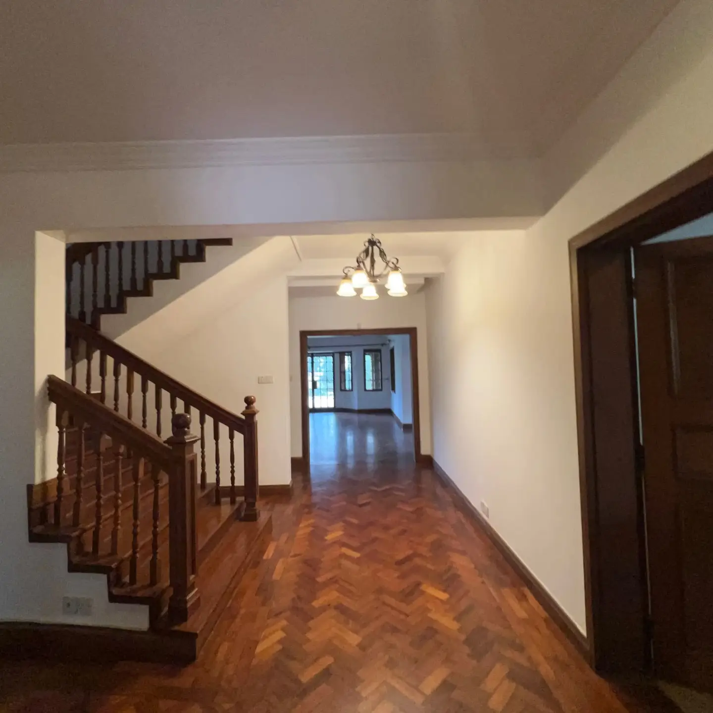 5-Bedroom Townhouse for Rent thumbnail 3