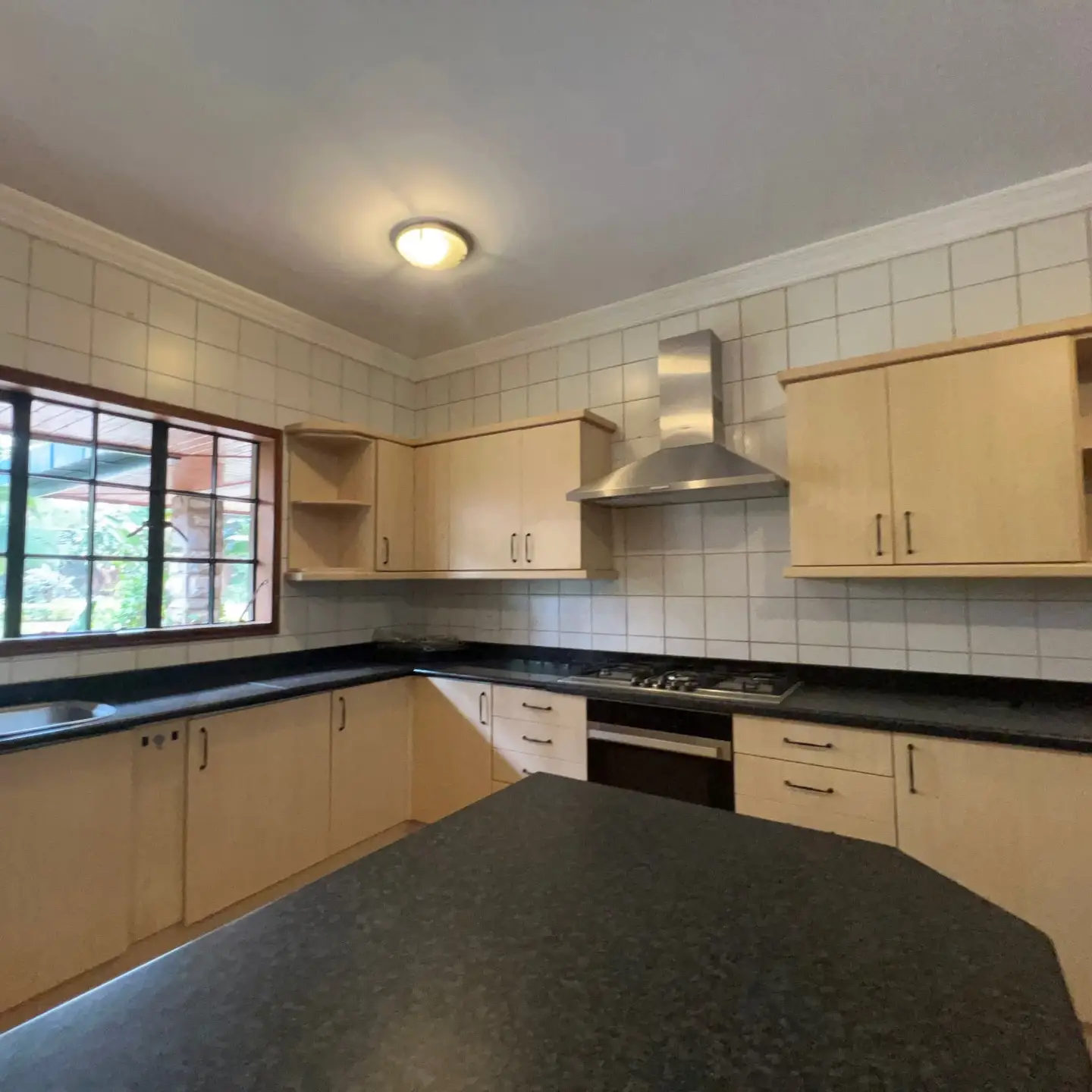5-Bedroom Townhouse for Rent thumbnail 7