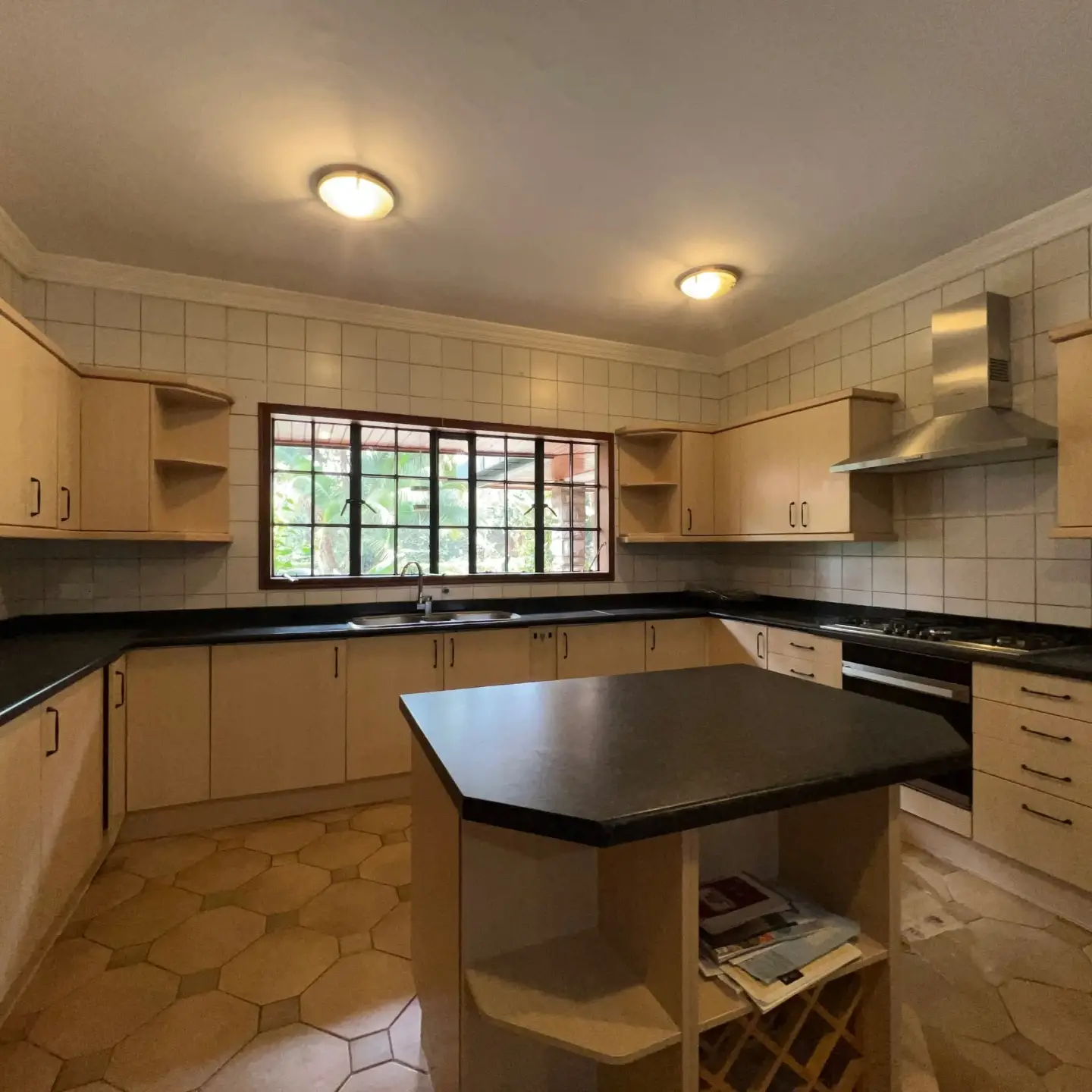 5-Bedroom Townhouse for Rent thumbnail 8