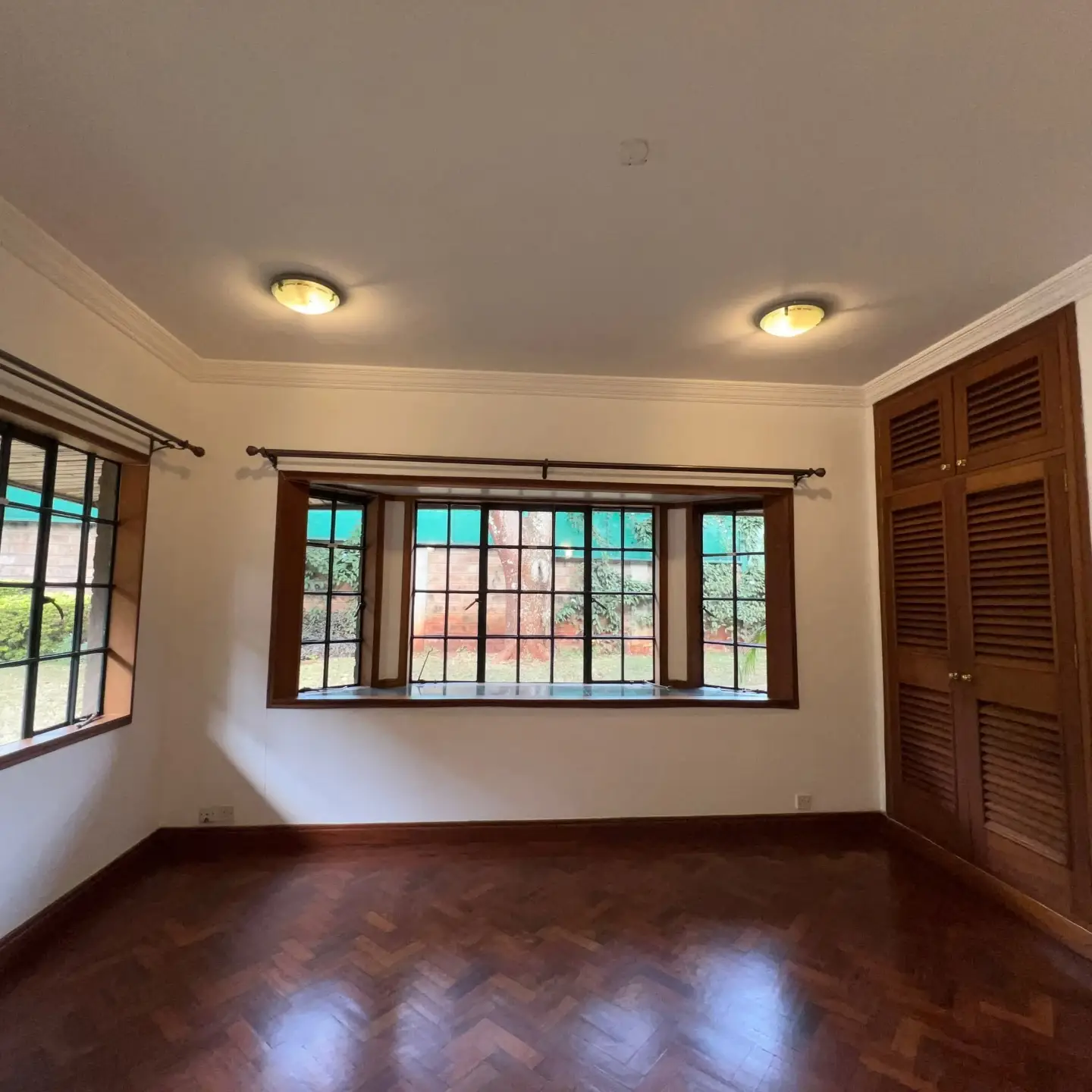 5-Bedroom Townhouse for Rent thumbnail 10