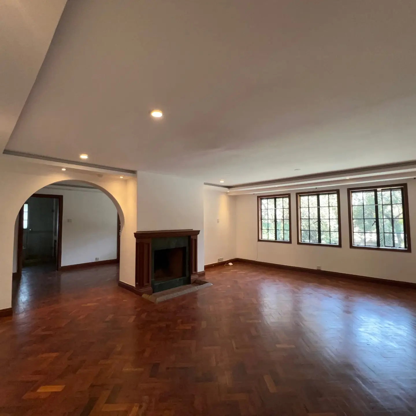 5-Bedroom Townhouse for Rent thumbnail 11