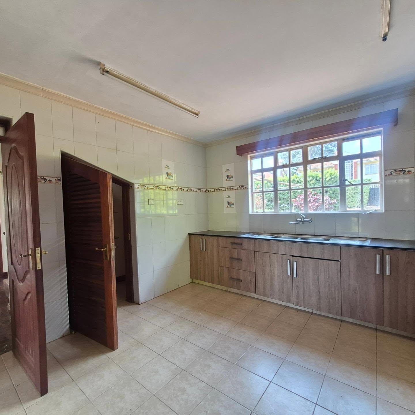 Luxury 4 Bedroom House for Sale on Kiambu Road thumbnail 15
