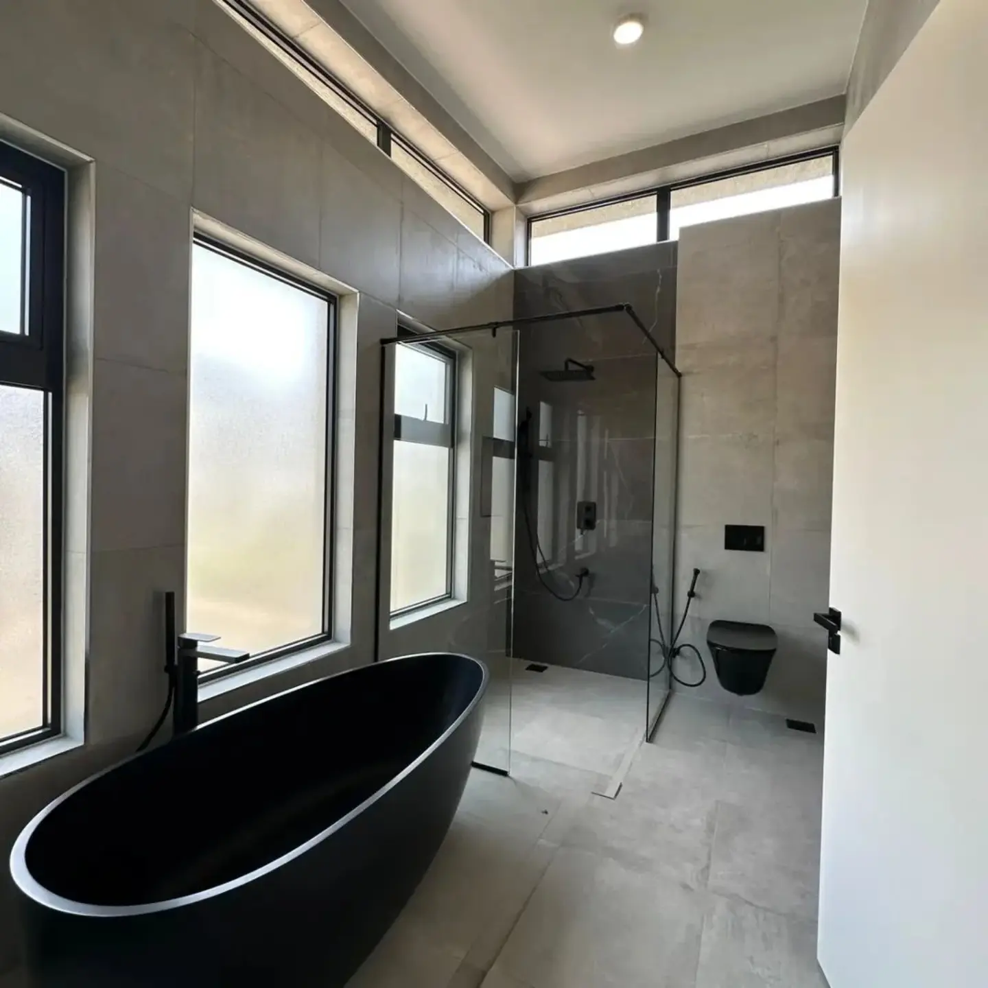 Elegant 4 bedroom plus sq townhouse For Rent thumbnail 13