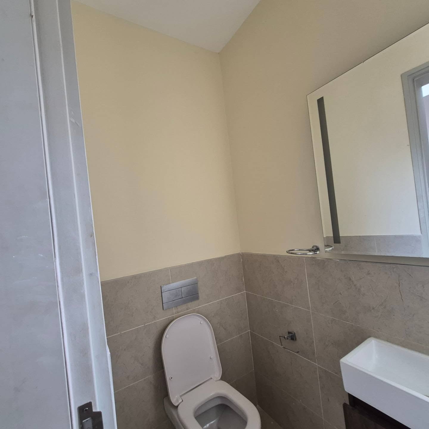 4 Bedroom Townhouse thumbnail 2