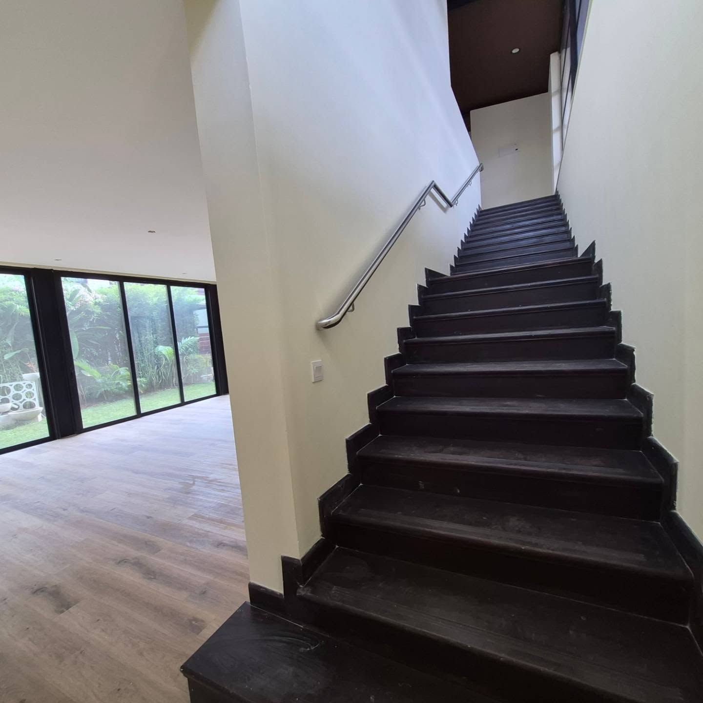 4 Bedroom Townhouse thumbnail 3