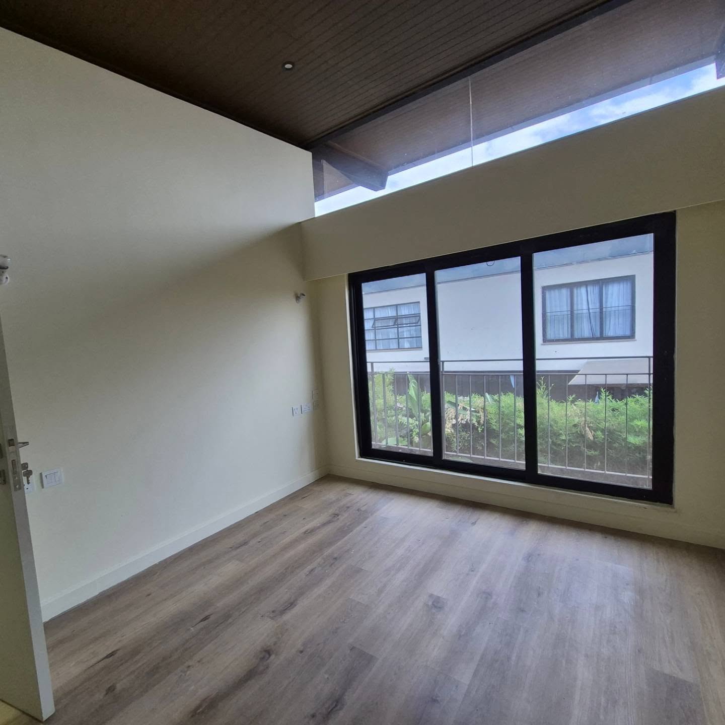 4 Bedroom Townhouse thumbnail 12