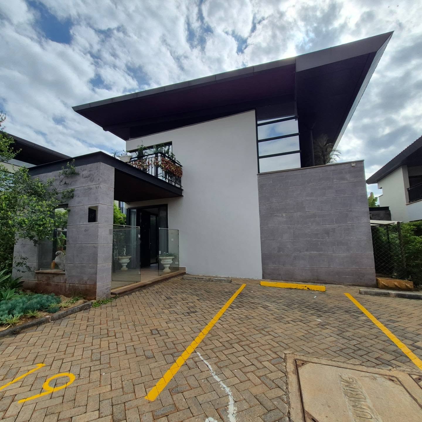 4 Bedroom Townhouse thumbnail 15