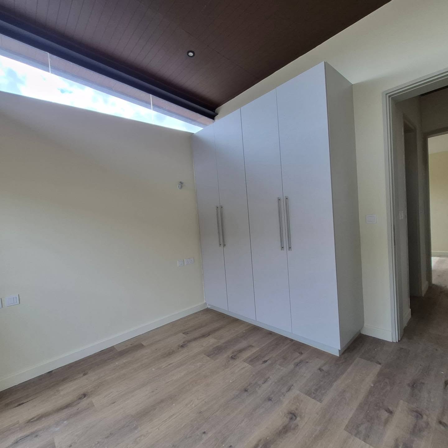 4 Bedroom Townhouse thumbnail 20