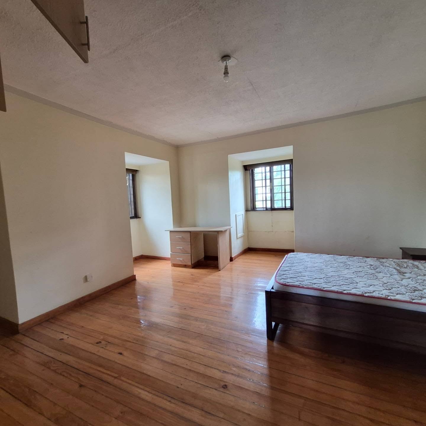 7 Bedroom House plus Dsq For Sale In Runda thumbnail 2