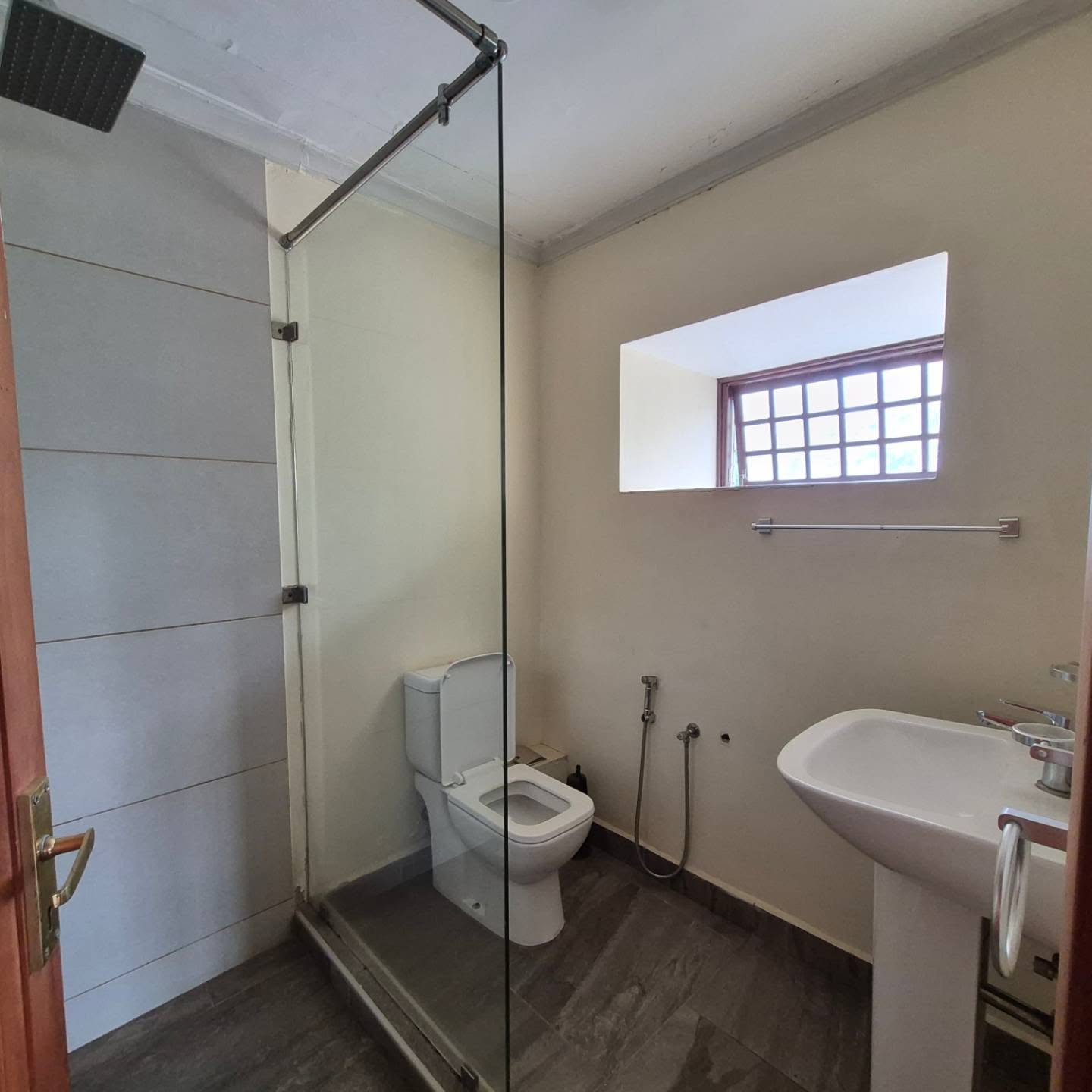 7 Bedroom House plus Dsq For Sale In Runda thumbnail 7
