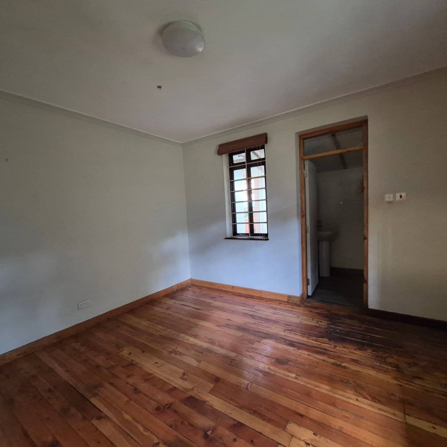 7 Bedroom House plus Dsq For Sale In Runda thumbnail 8