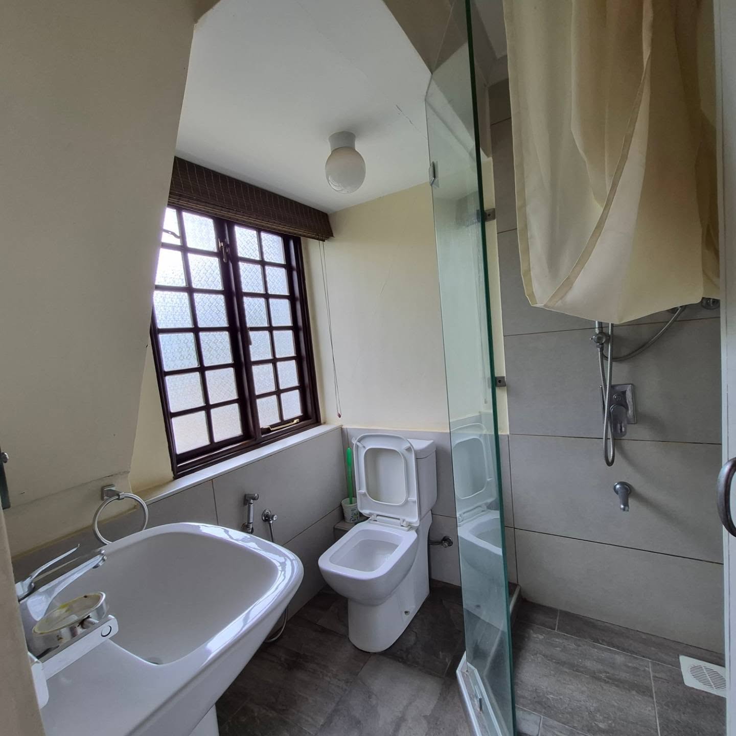 7 Bedroom House plus Dsq For Sale In Runda thumbnail 10