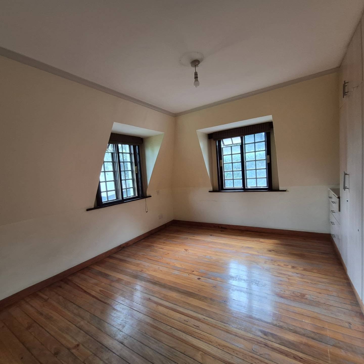 7 Bedroom House plus Dsq For Sale In Runda thumbnail 13