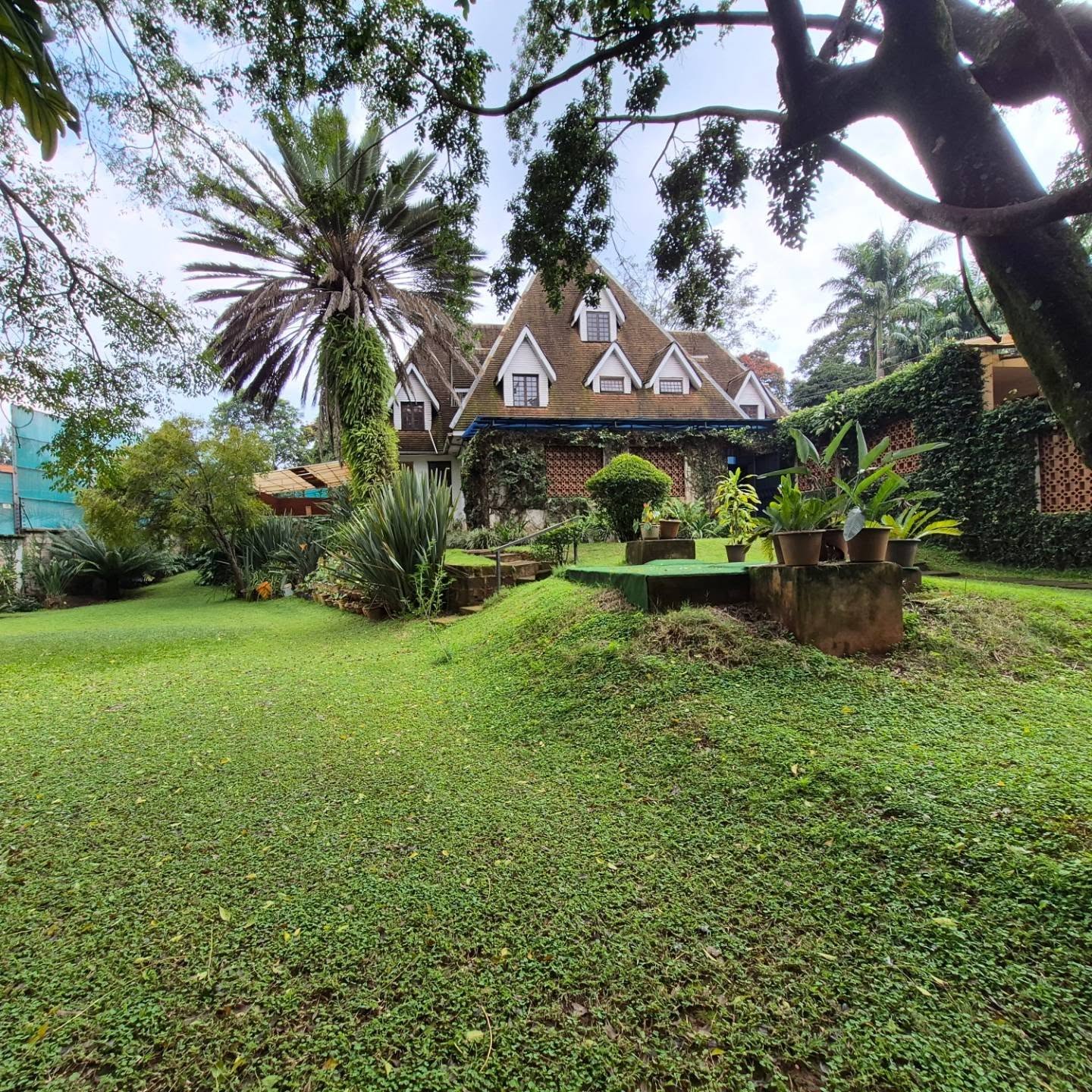 7 Bedroom House plus Dsq For Sale In Runda thumbnail 16