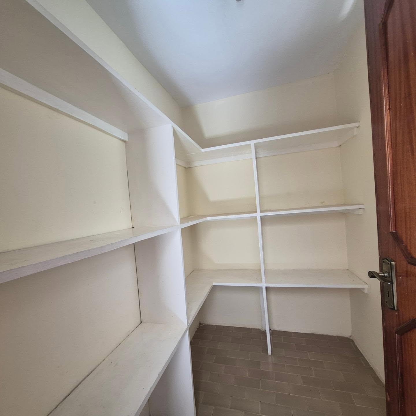 5 Bedroom All Ensuite + DSQ House for Rent thumbnail 5
