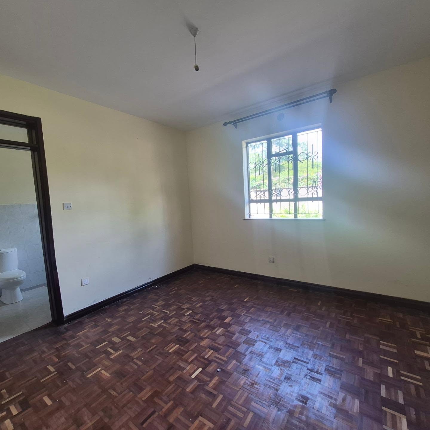 5 Bedroom All Ensuite + DSQ House for Rent thumbnail 6