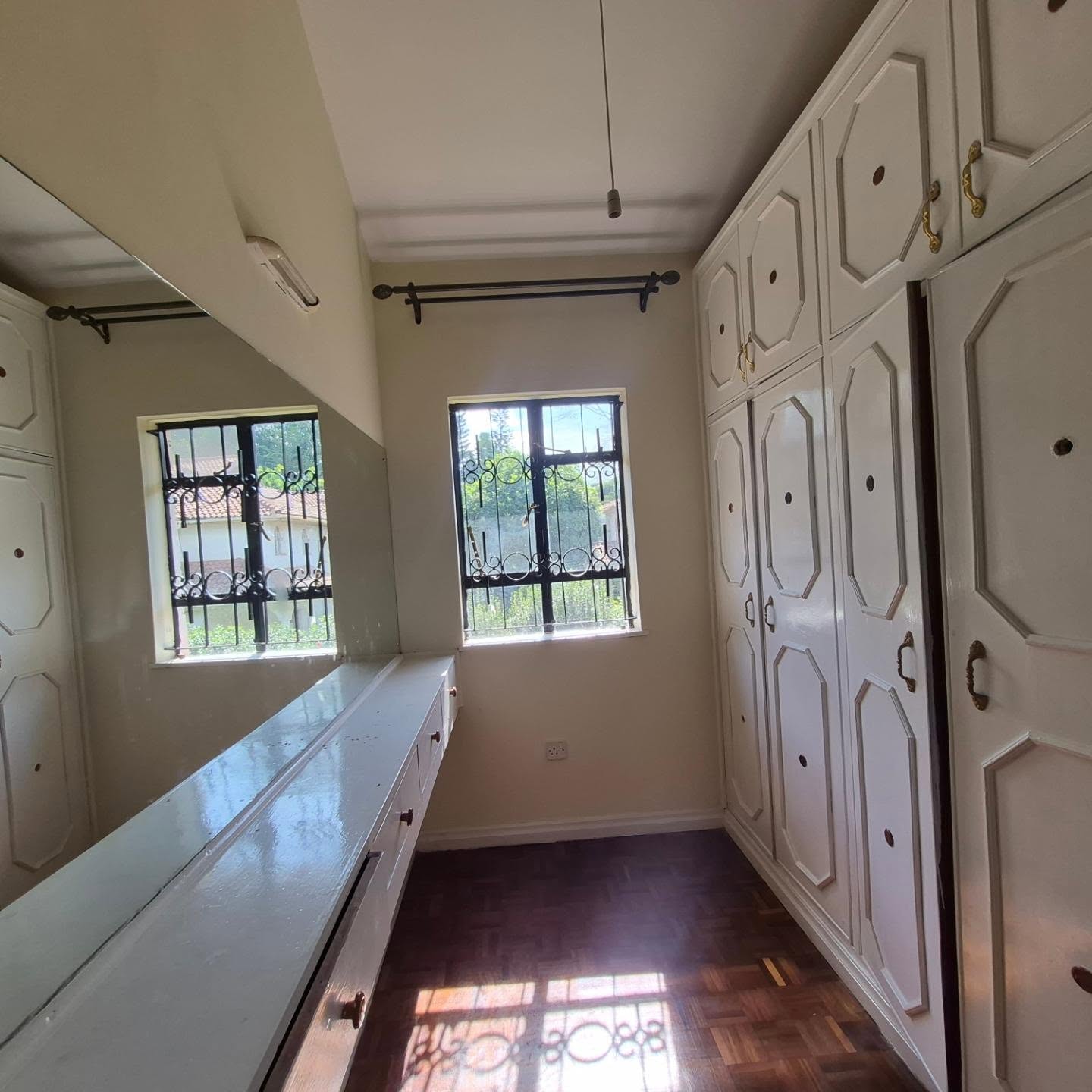 5 Bedroom All Ensuite + DSQ House for Rent thumbnail 18