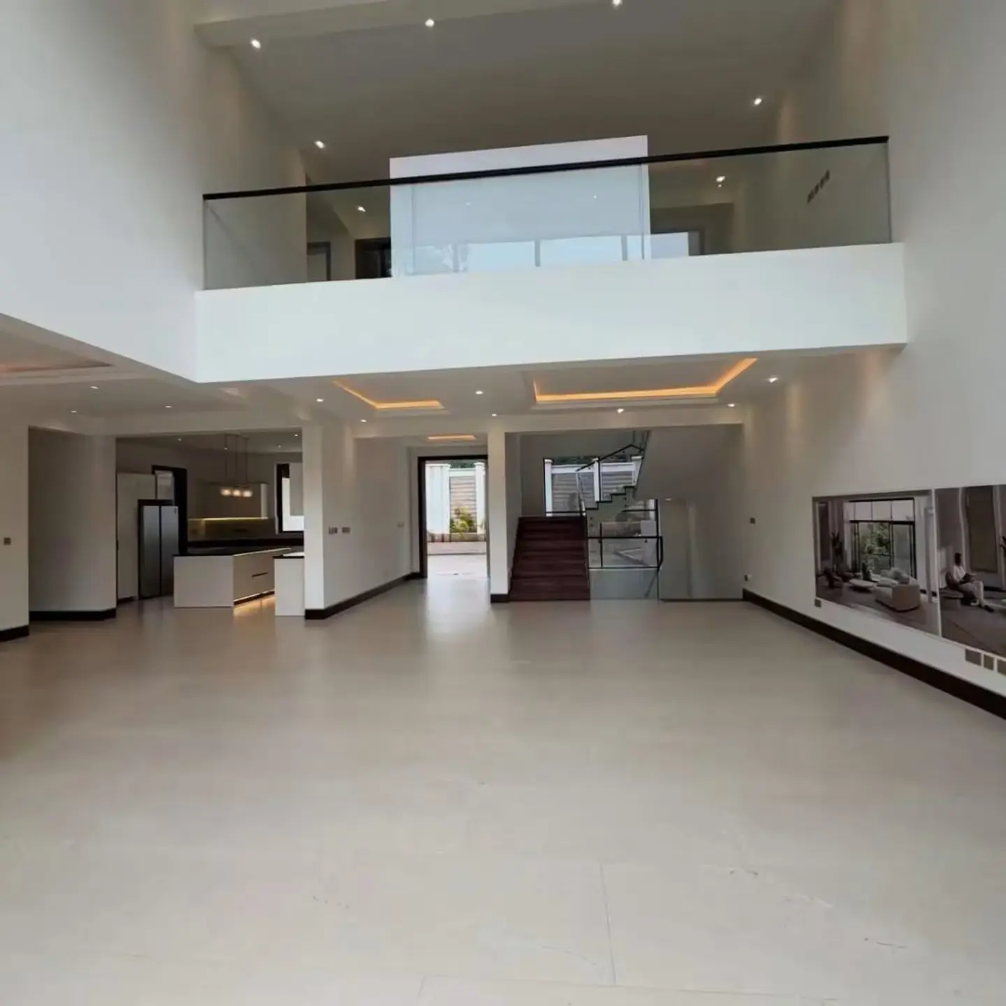Luxury 6 Bedroom Villas for Sale In Kitisuru thumbnail 2
