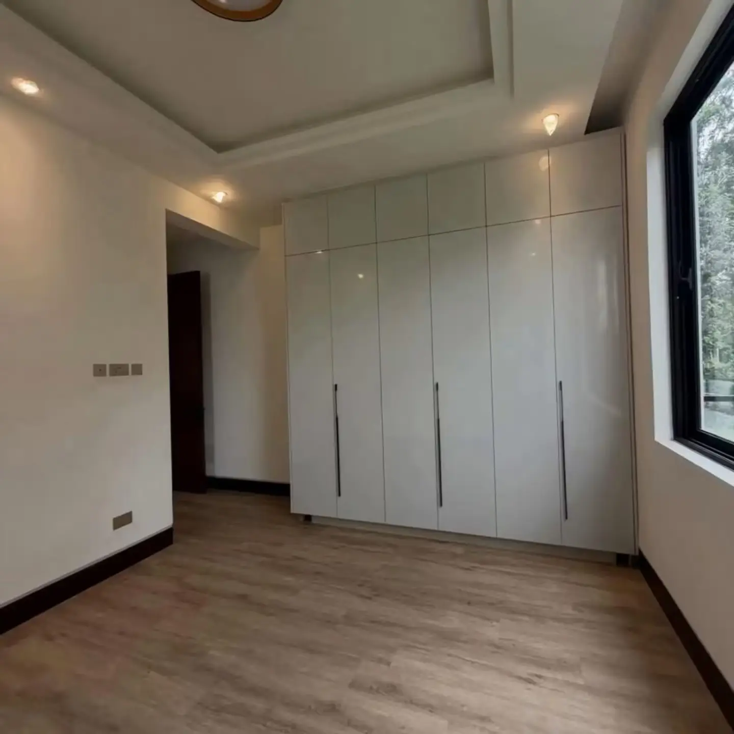 Luxury 6 Bedroom Villas for Sale In Kitisuru thumbnail 6