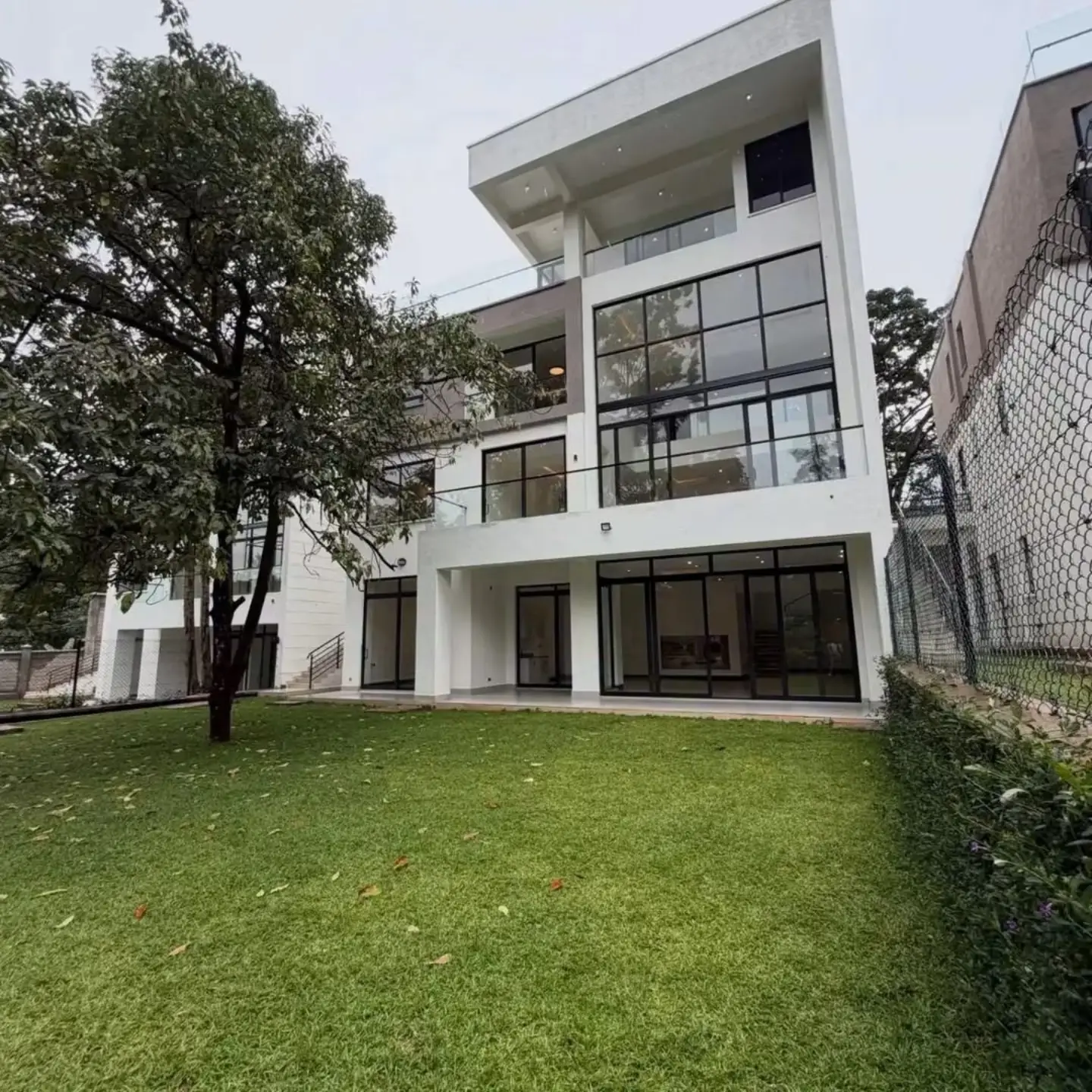 Luxury 6 Bedroom Villas for Sale In Kitisuru thumbnail 19
