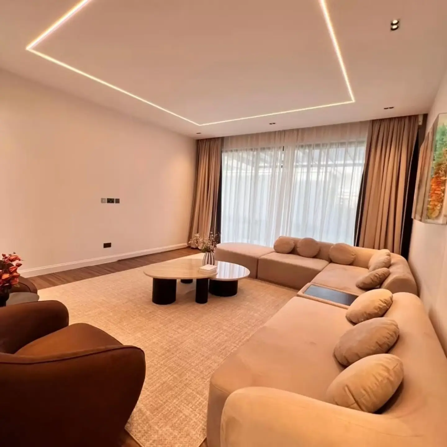 Luxury 5 Bedroom Villas for Sale thumbnail 3