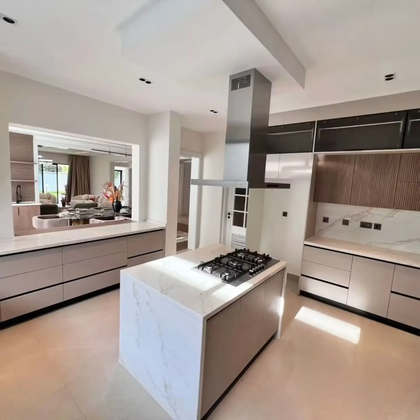 Luxury 5 Bedroom Villas for Sale thumbnail 4