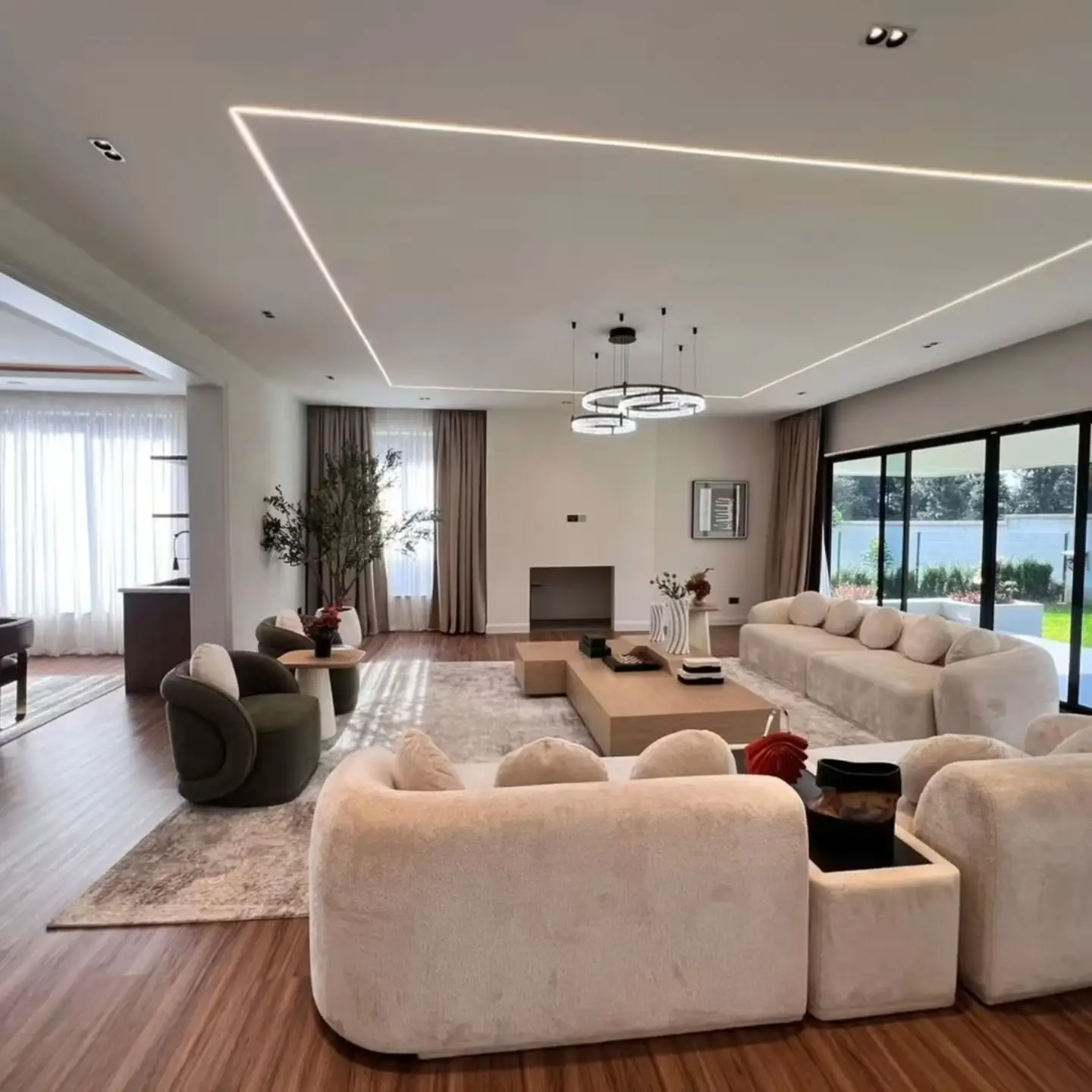 Luxury 5 Bedroom Villas for Sale thumbnail 8