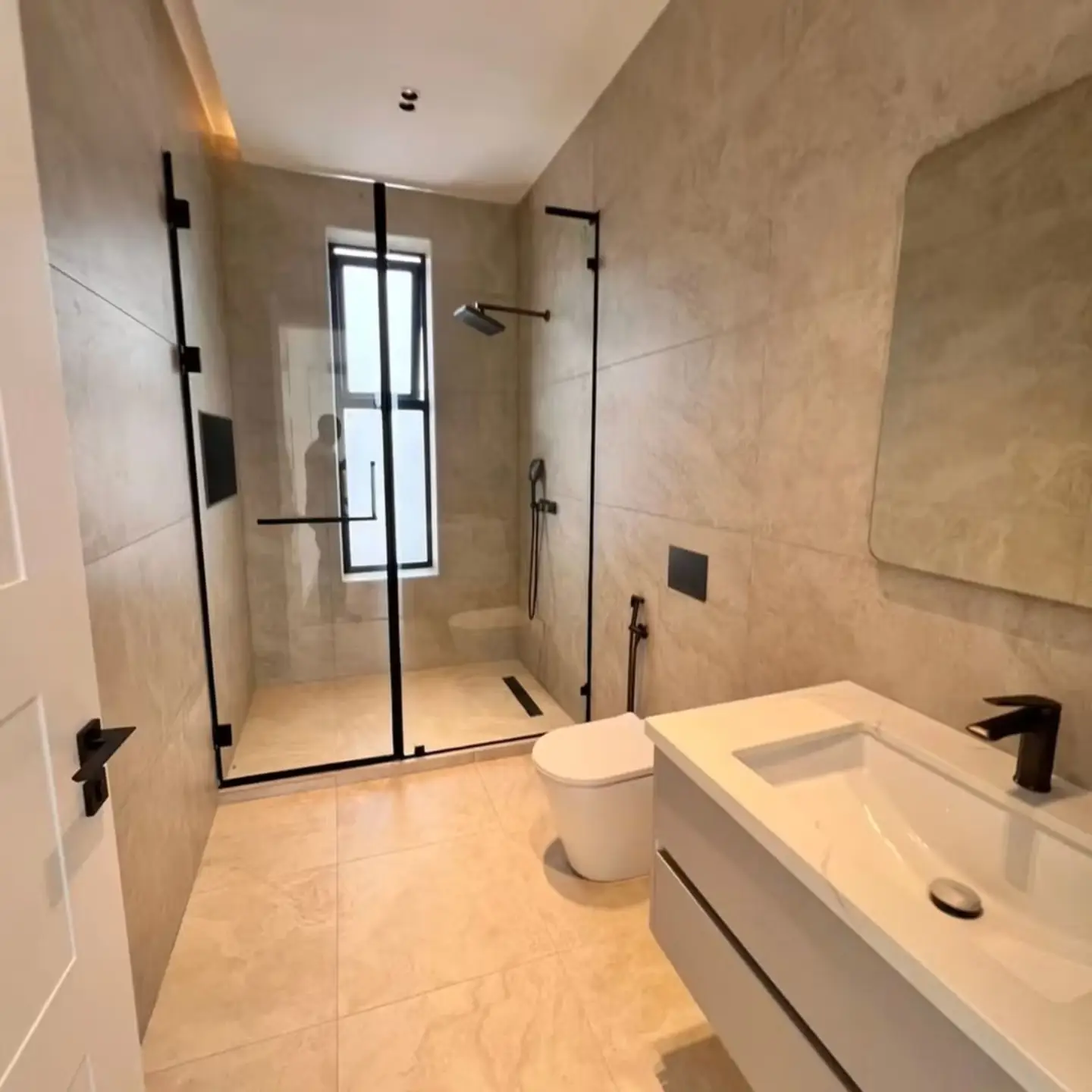Luxury 5 Bedroom Villas for Sale thumbnail 10