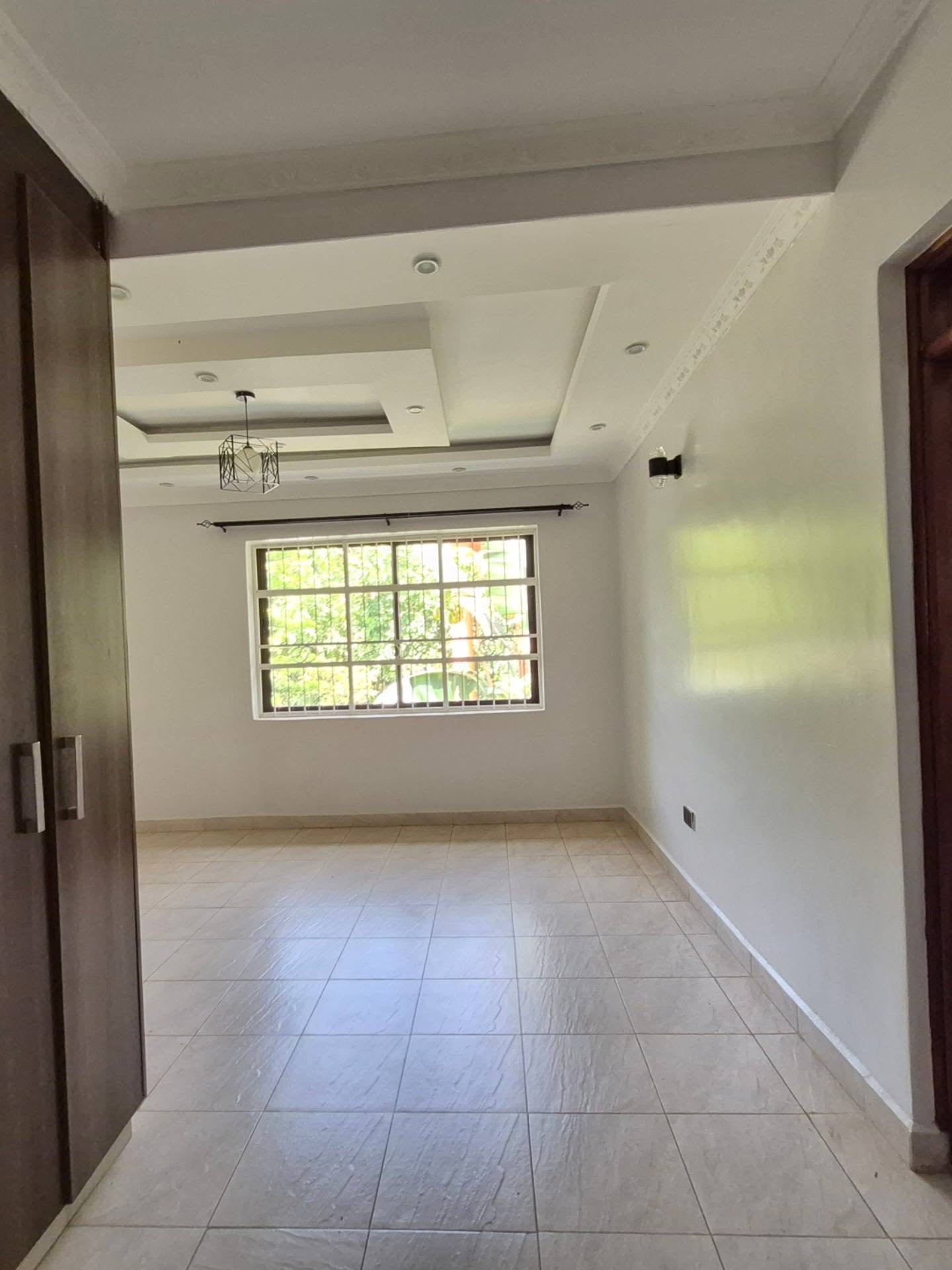 7 Bedroom Mansion For Rent thumbnail 17