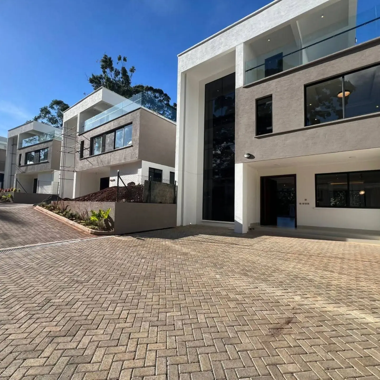 5-Bedroom + 2 DSQ Townhouse | — Kitisuru, Nairobi