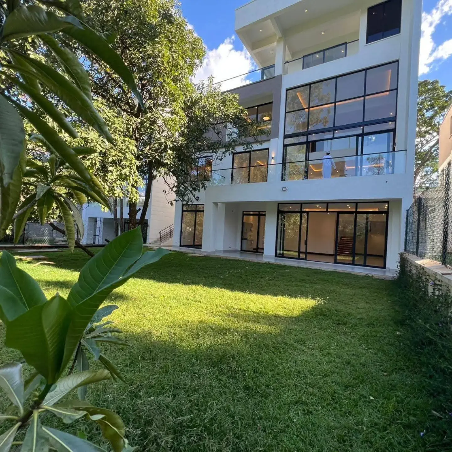 5-Bedroom + 2 DSQ Townhouse | thumbnail 3