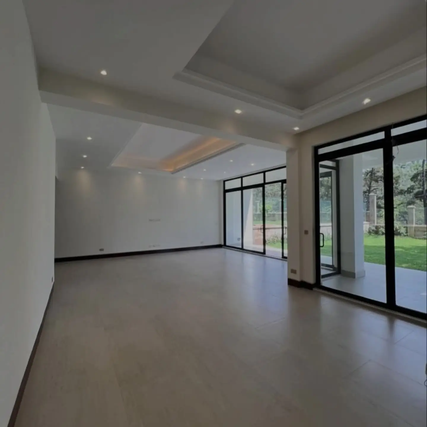 5 Bedroom Townhouse + 2 DSQ for Sale thumbnail 5